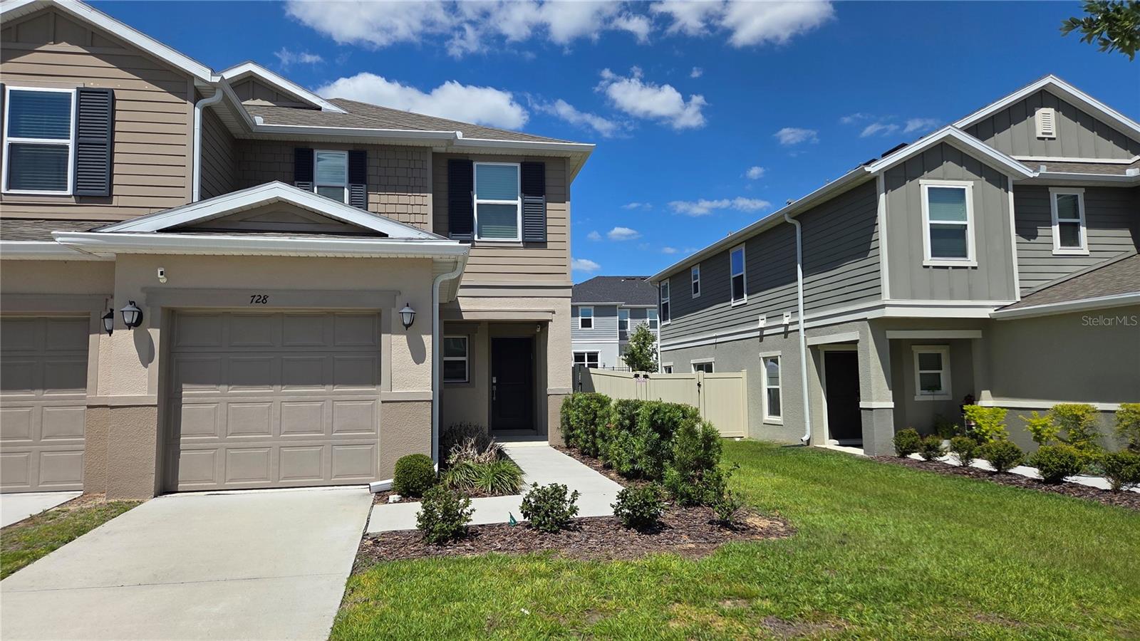728 STONEY POINT CIR Property Photo 1