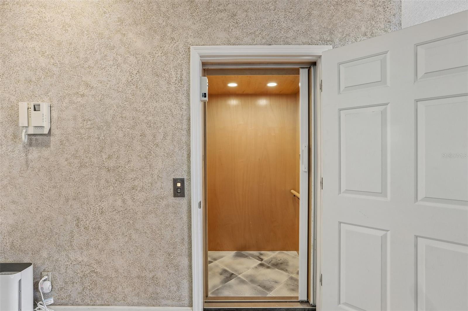 113 Yacht Club Cir Property Photo 5