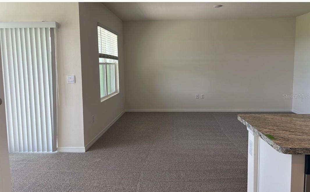 1827 Silverbell Loop Property Photo 14