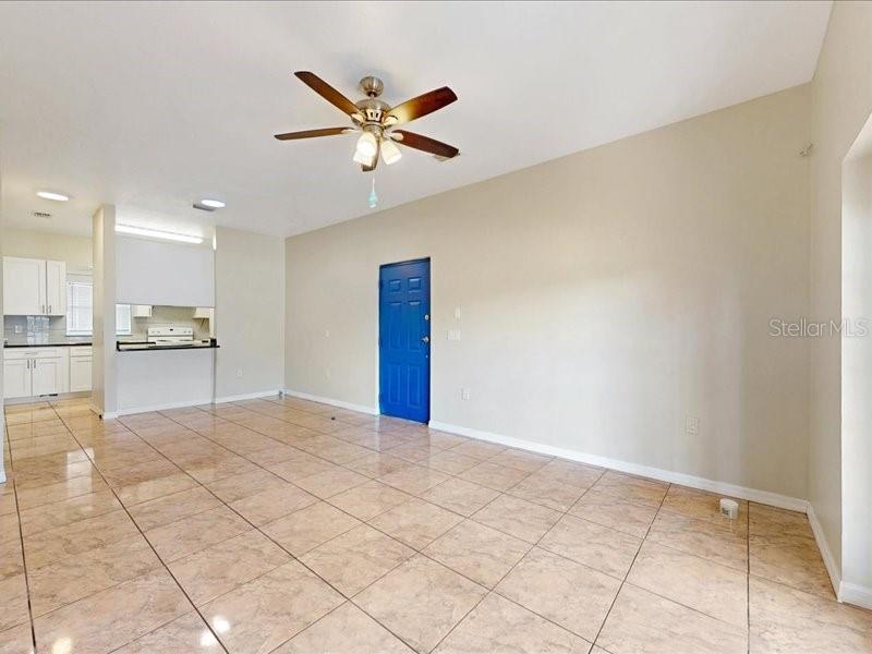 206 Majors Ln #b Property Photo 4