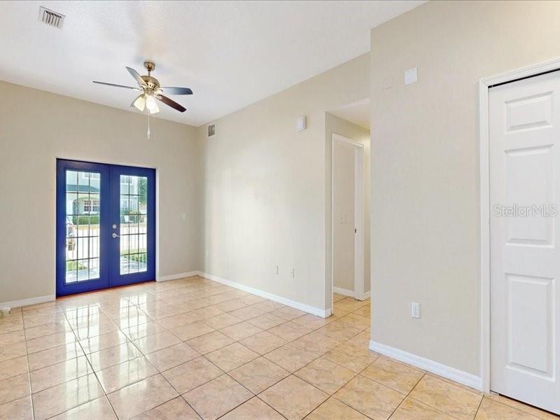 206 Majors Ln #b Property Photo 5