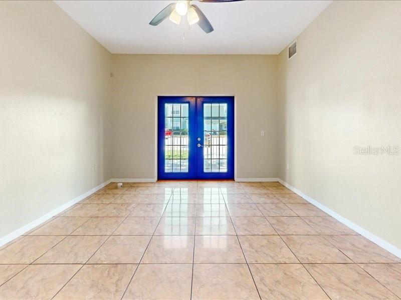 206 Majors Ln #b Property Photo 6