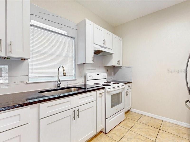 206 Majors Ln #b Property Photo 9