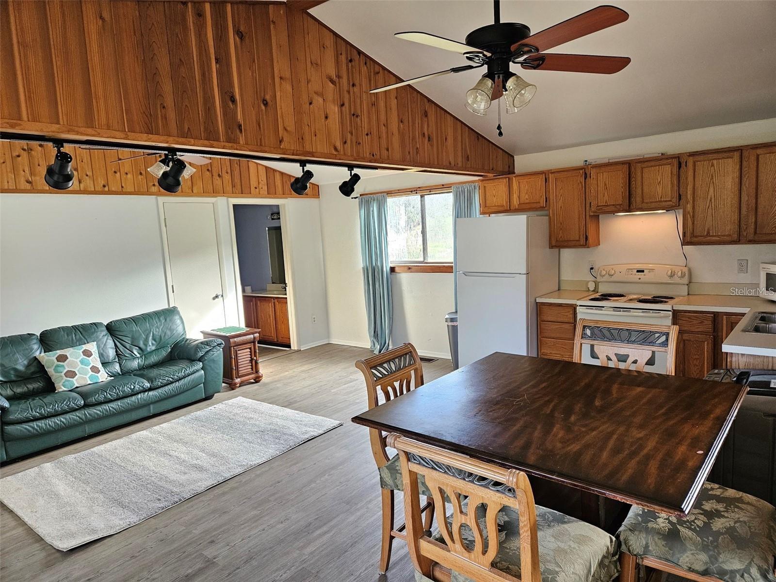 2285 Wilmhurst Rd Property Photo 13
