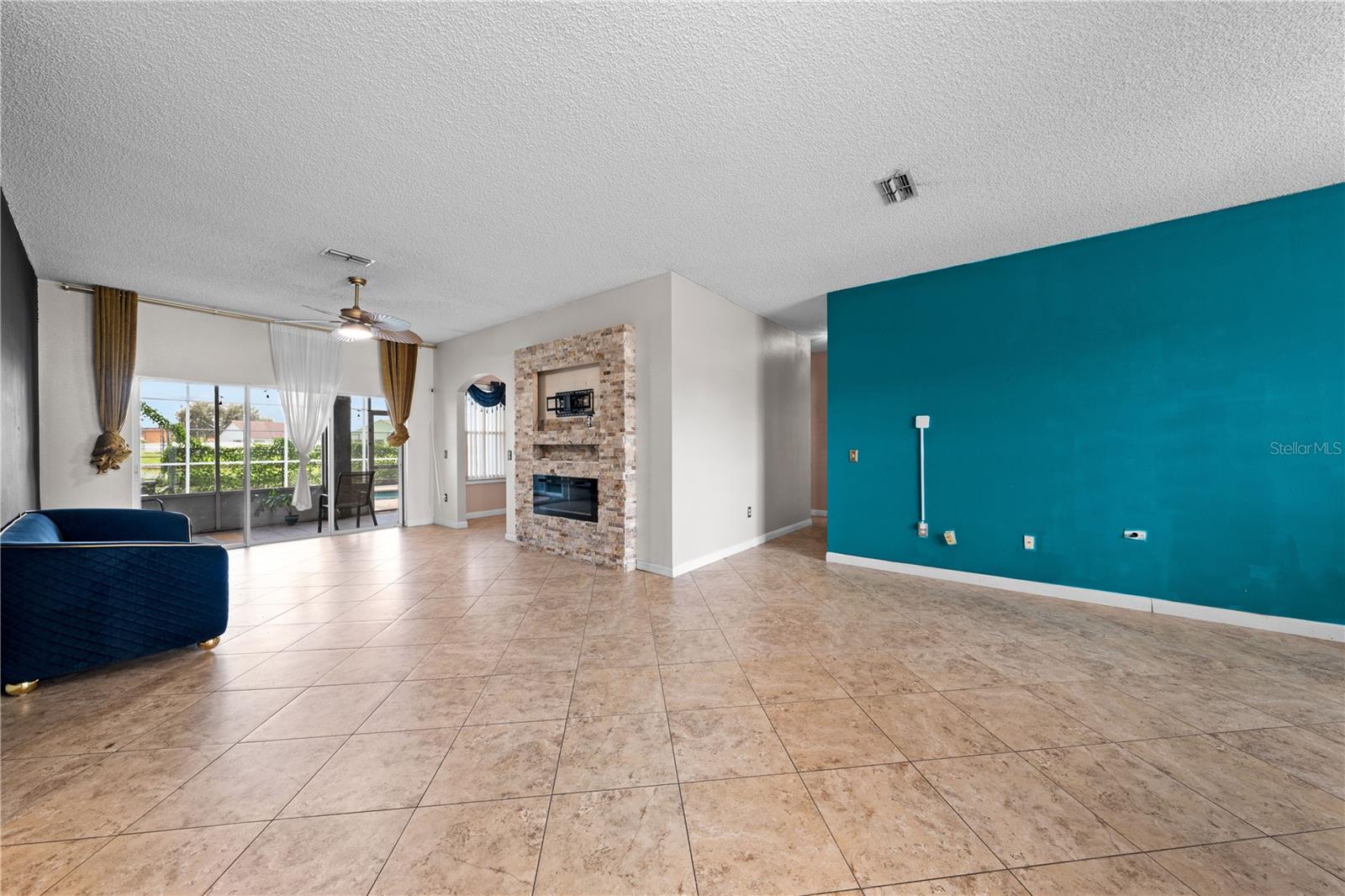 442 Tamarind Parke Ln Property Photo 8