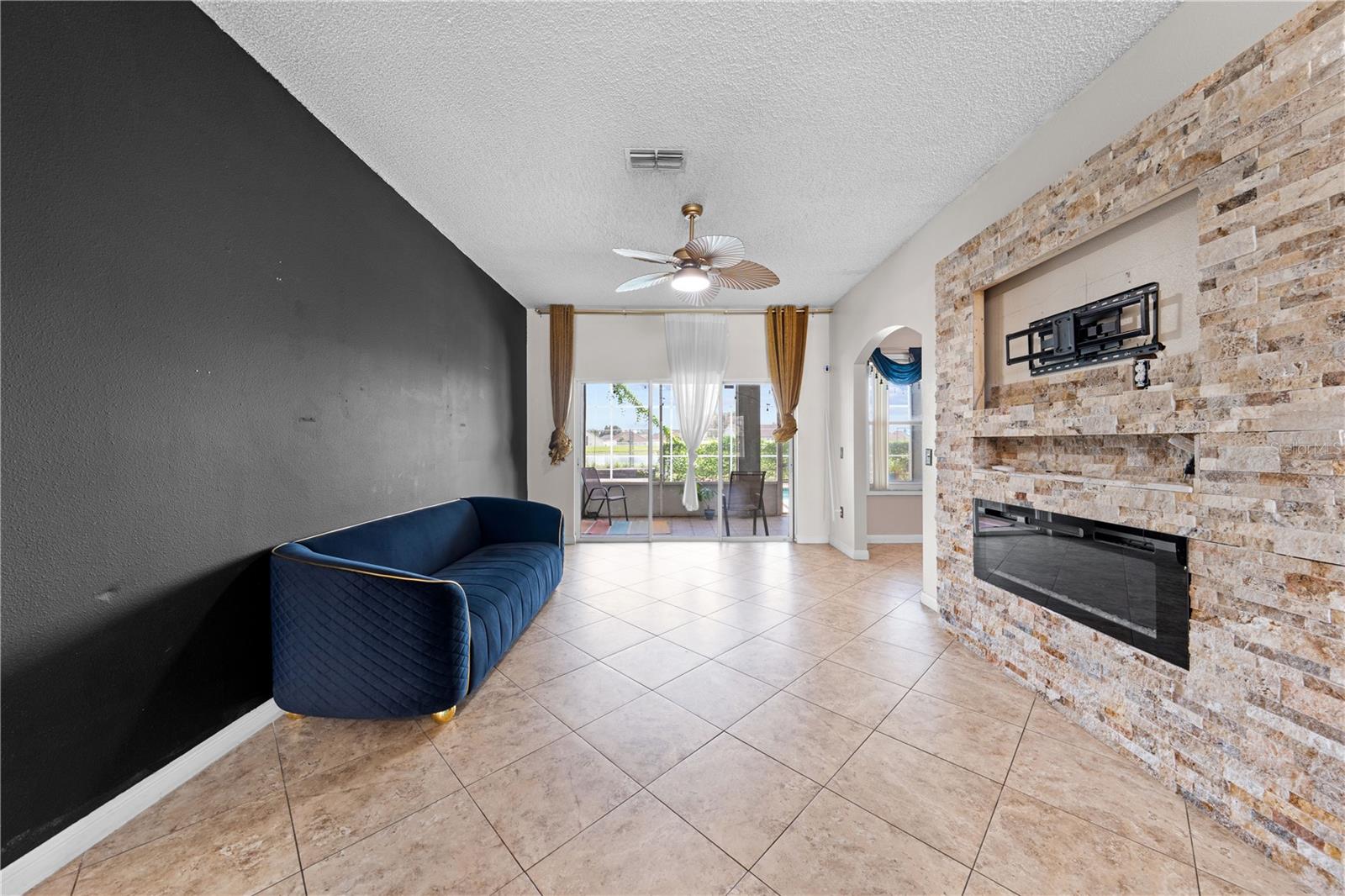 442 Tamarind Parke Ln Property Photo 10
