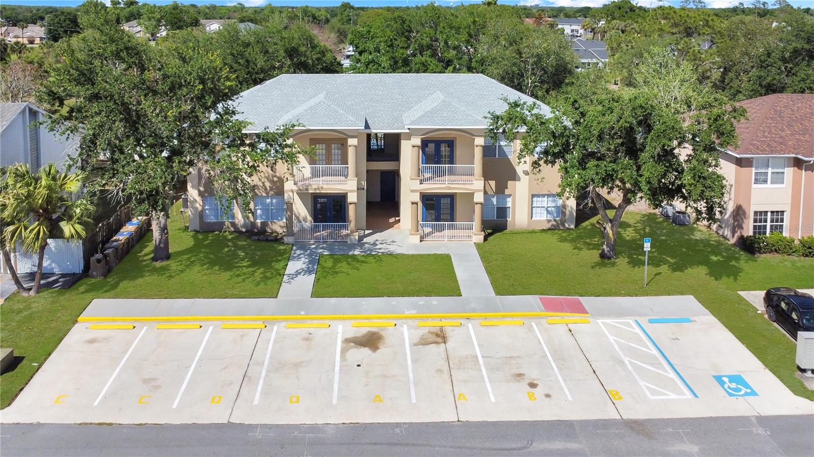 206 Majors Ln #d Property Photo 9