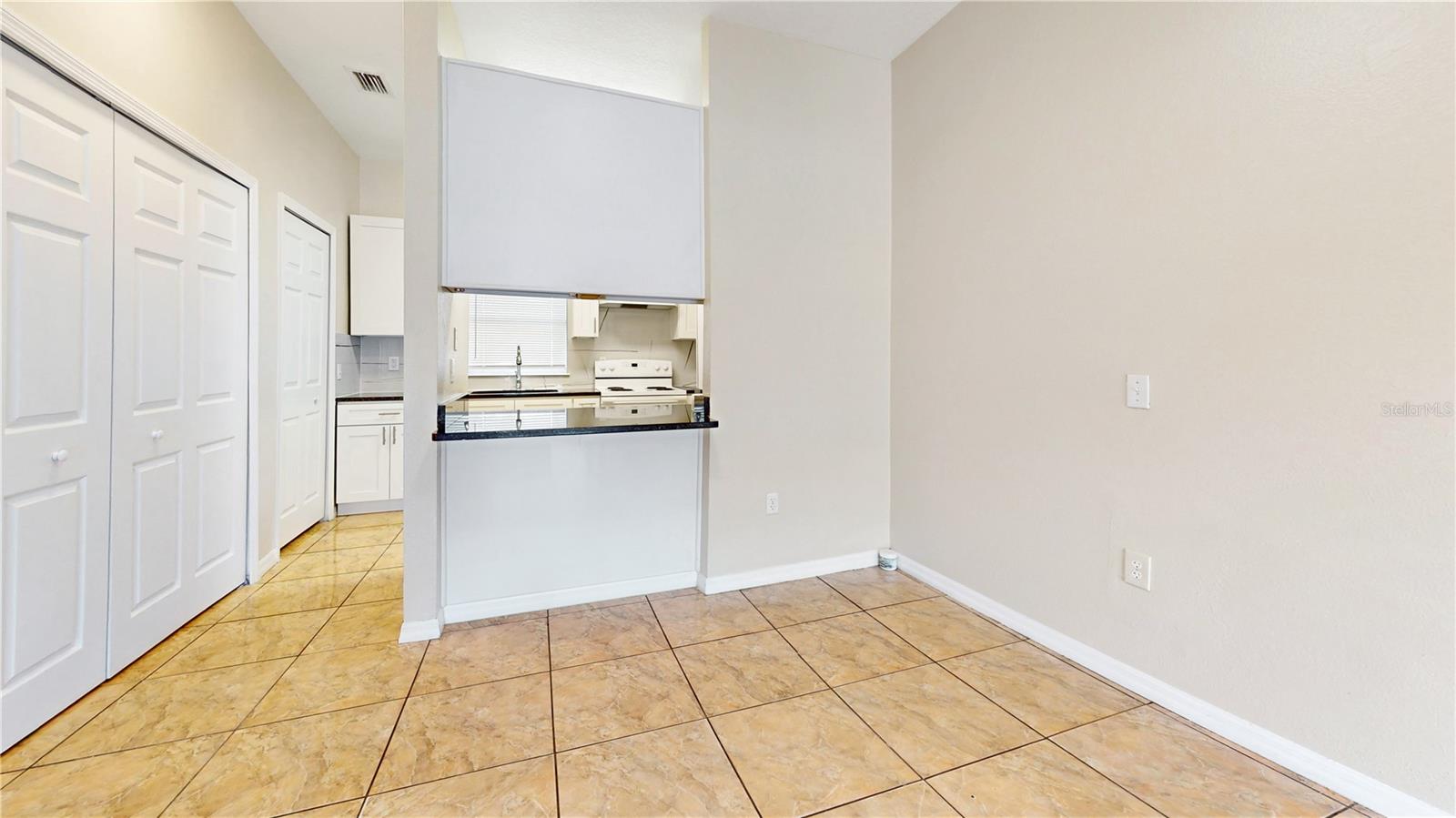 206 Majors Ln #d Property Photo 15