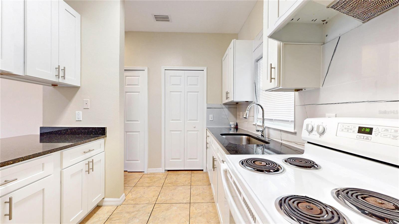 206 Majors Ln #d Property Photo 21