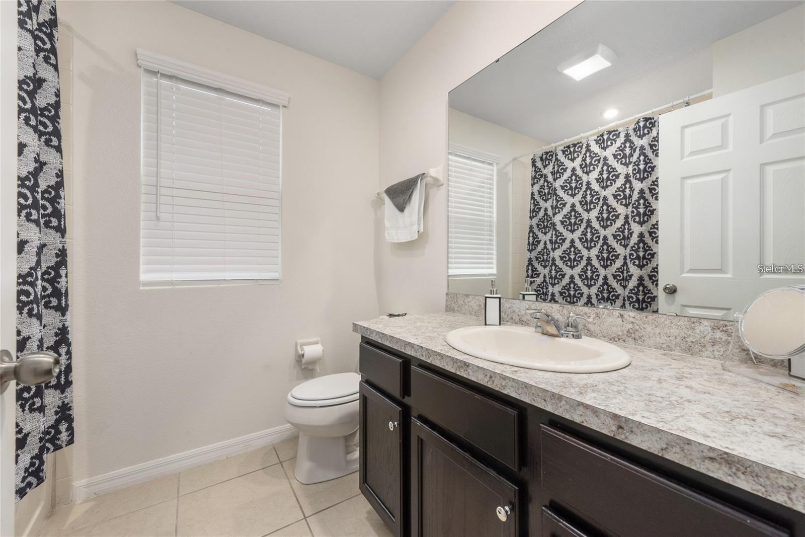 2449 Varenna Loop Property Photo 14