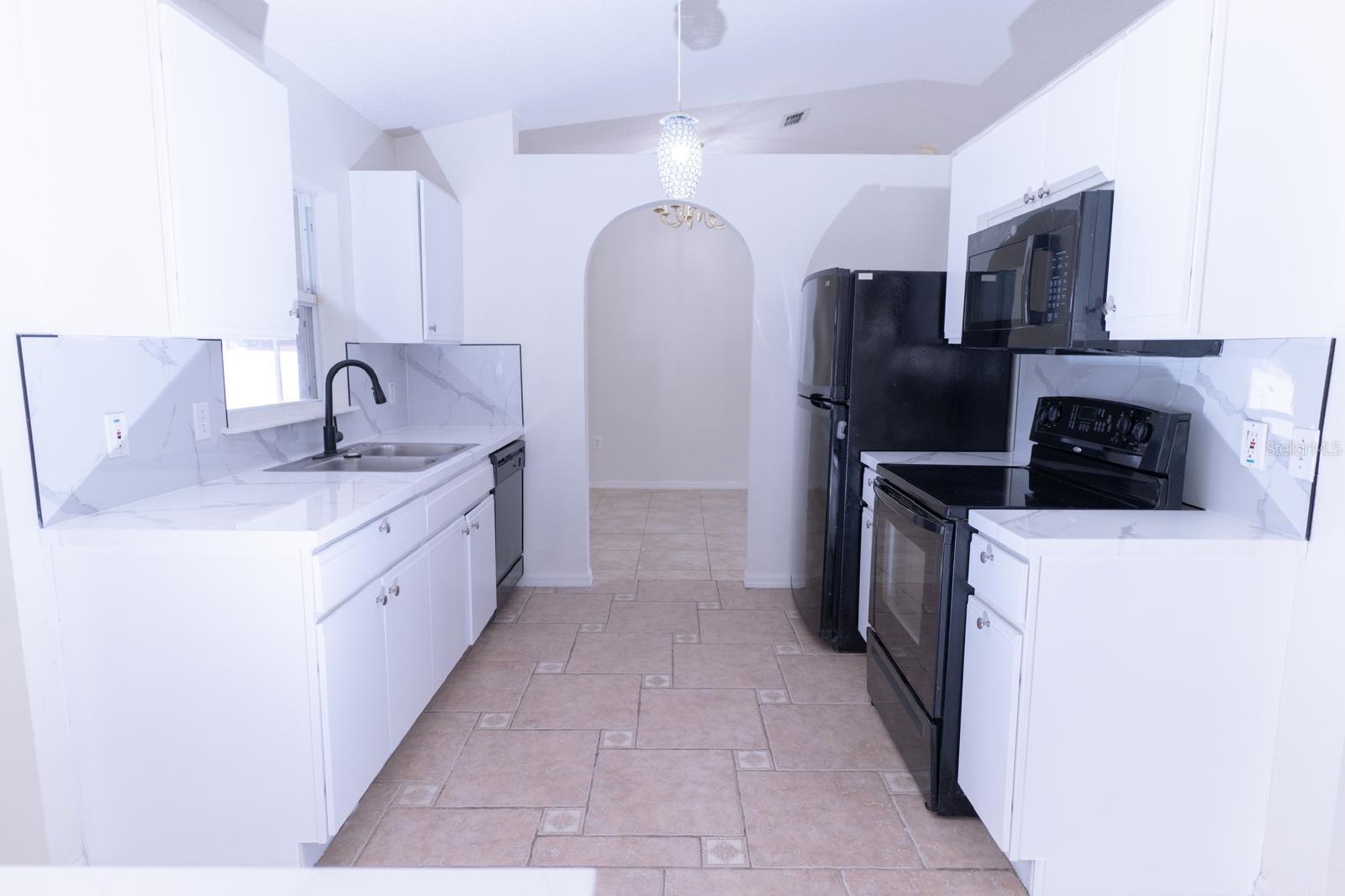 2470 Augusta Way Property Photo 10