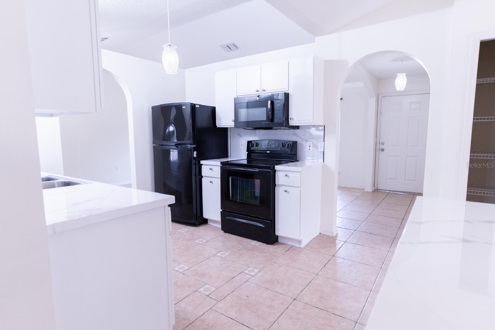 2470 Augusta Way Property Photo 12