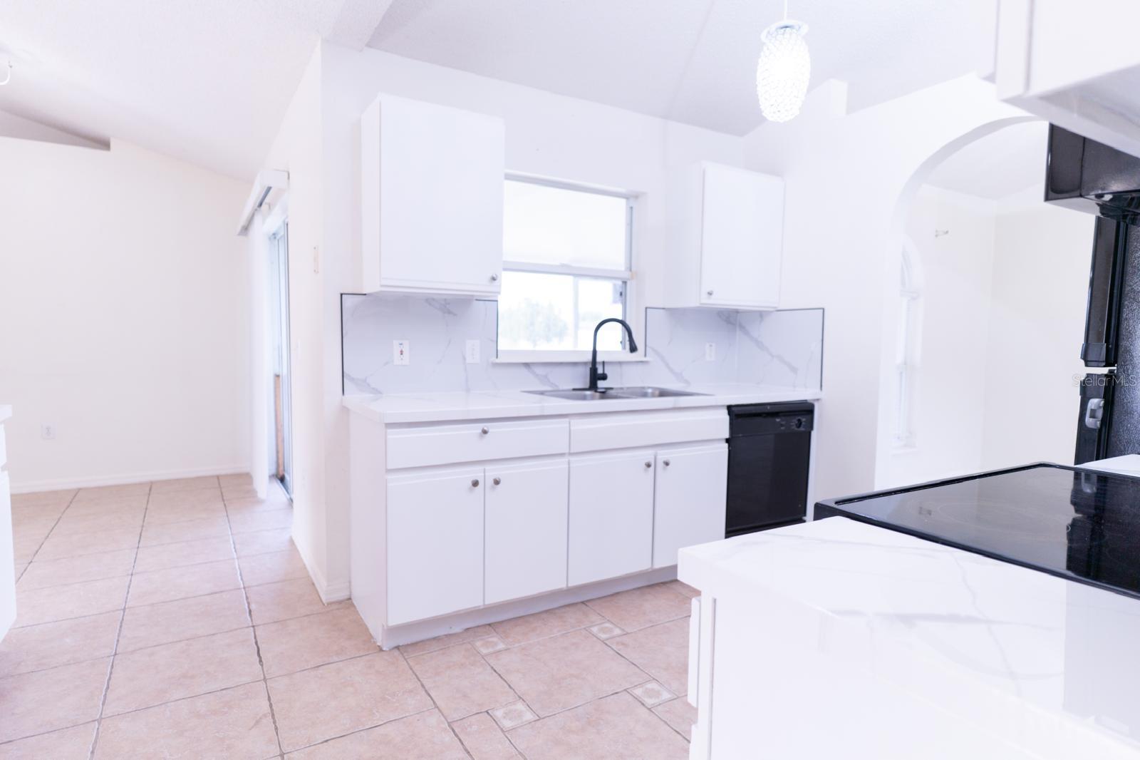 2470 Augusta Way Property Photo 13