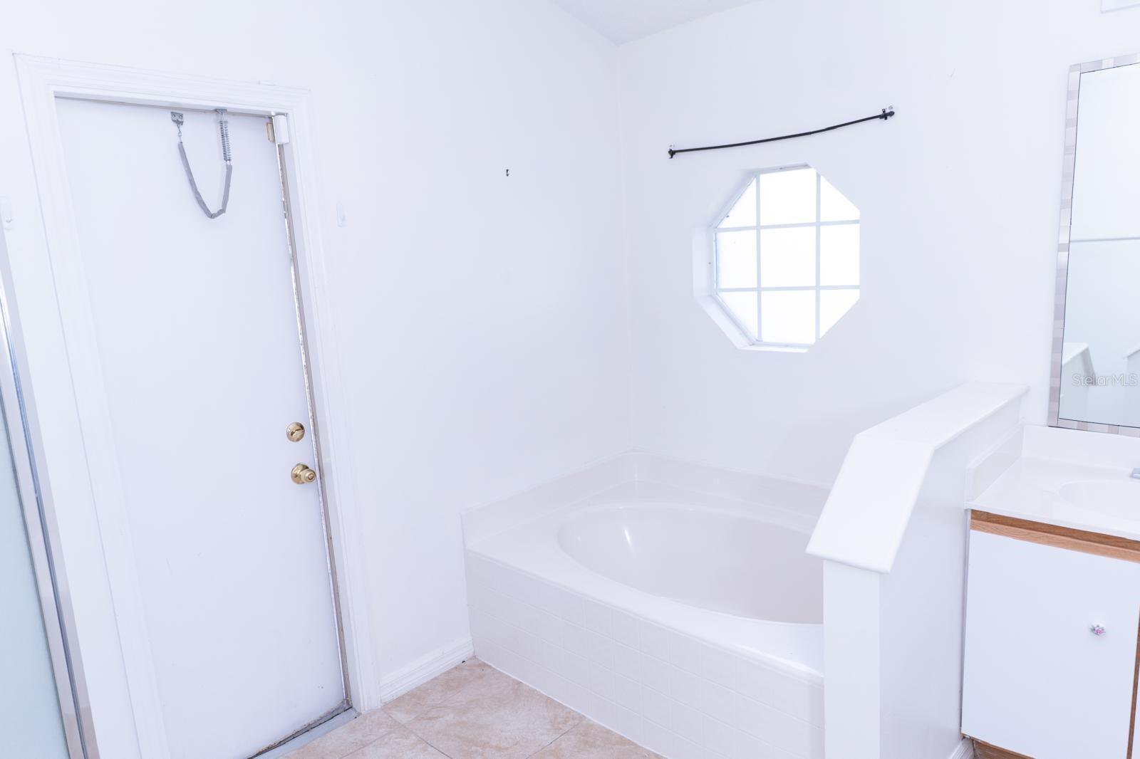 2470 Augusta Way Property Photo 27