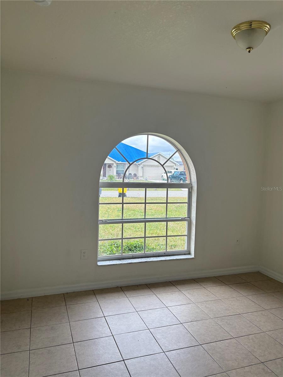 756 Camel Ct Property Photo 4