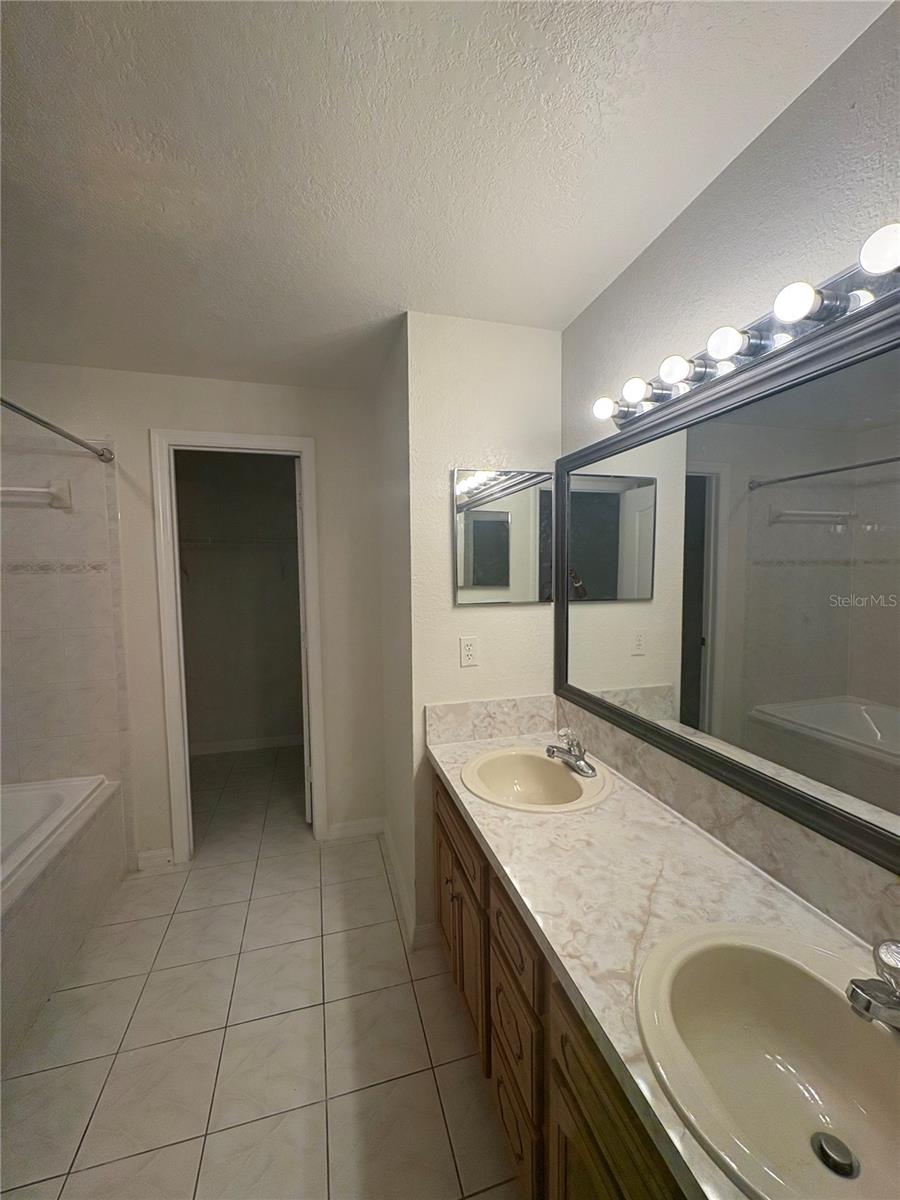 756 Camel Ct Property Photo 10
