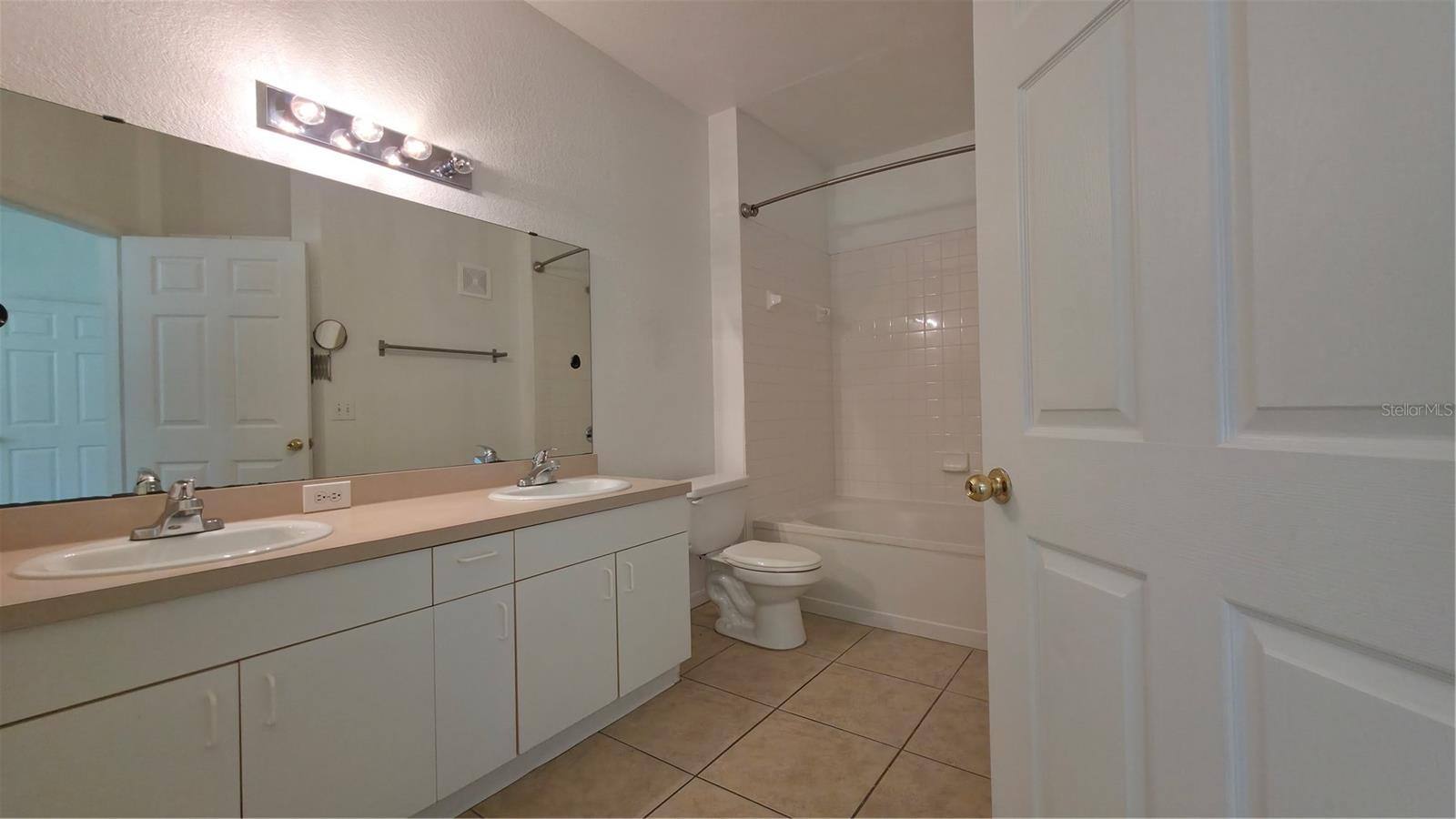 3611 Conroy #818 Property Photo 13