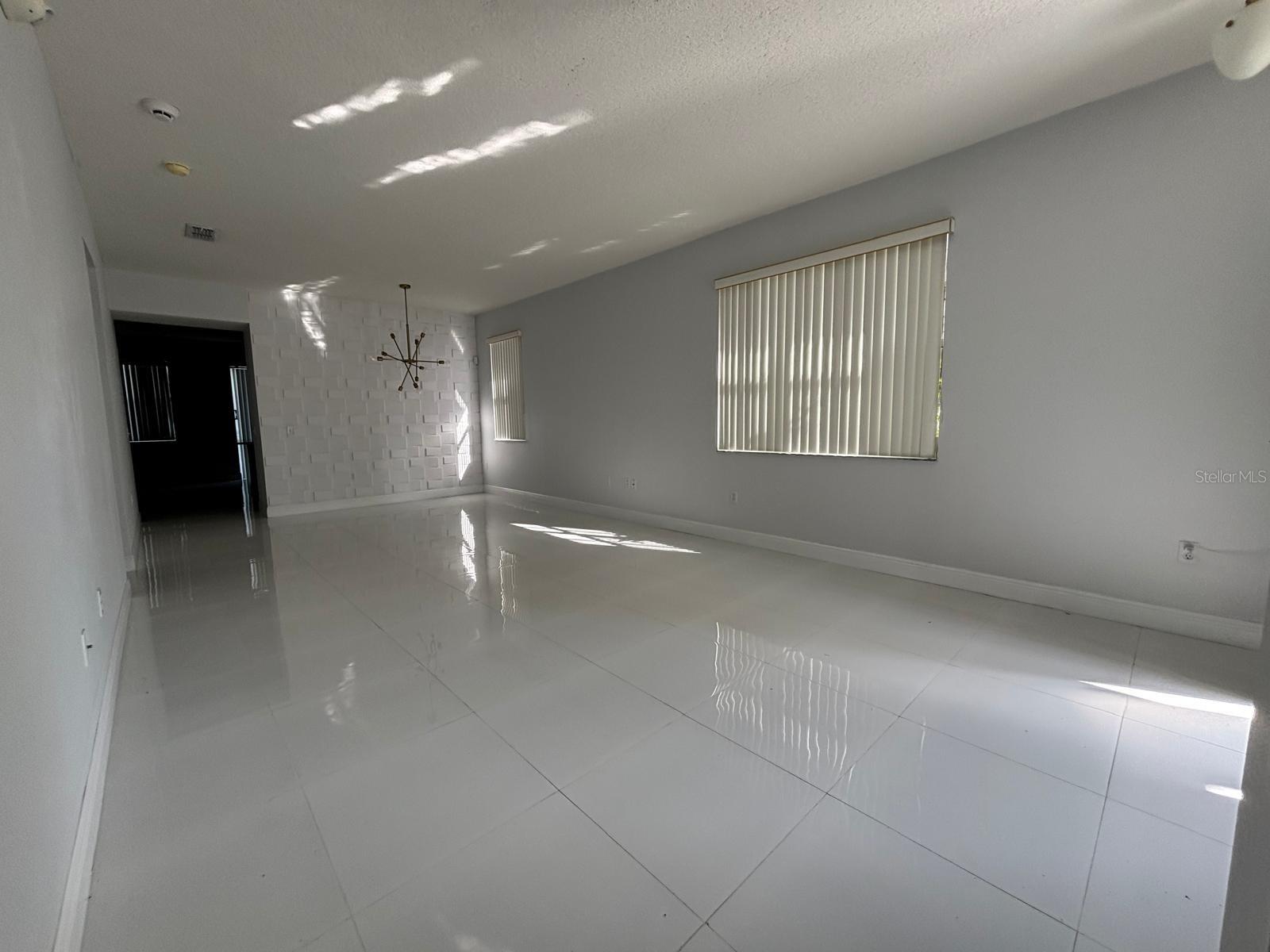 1112 Pine Ridge Dr Property Photo 6