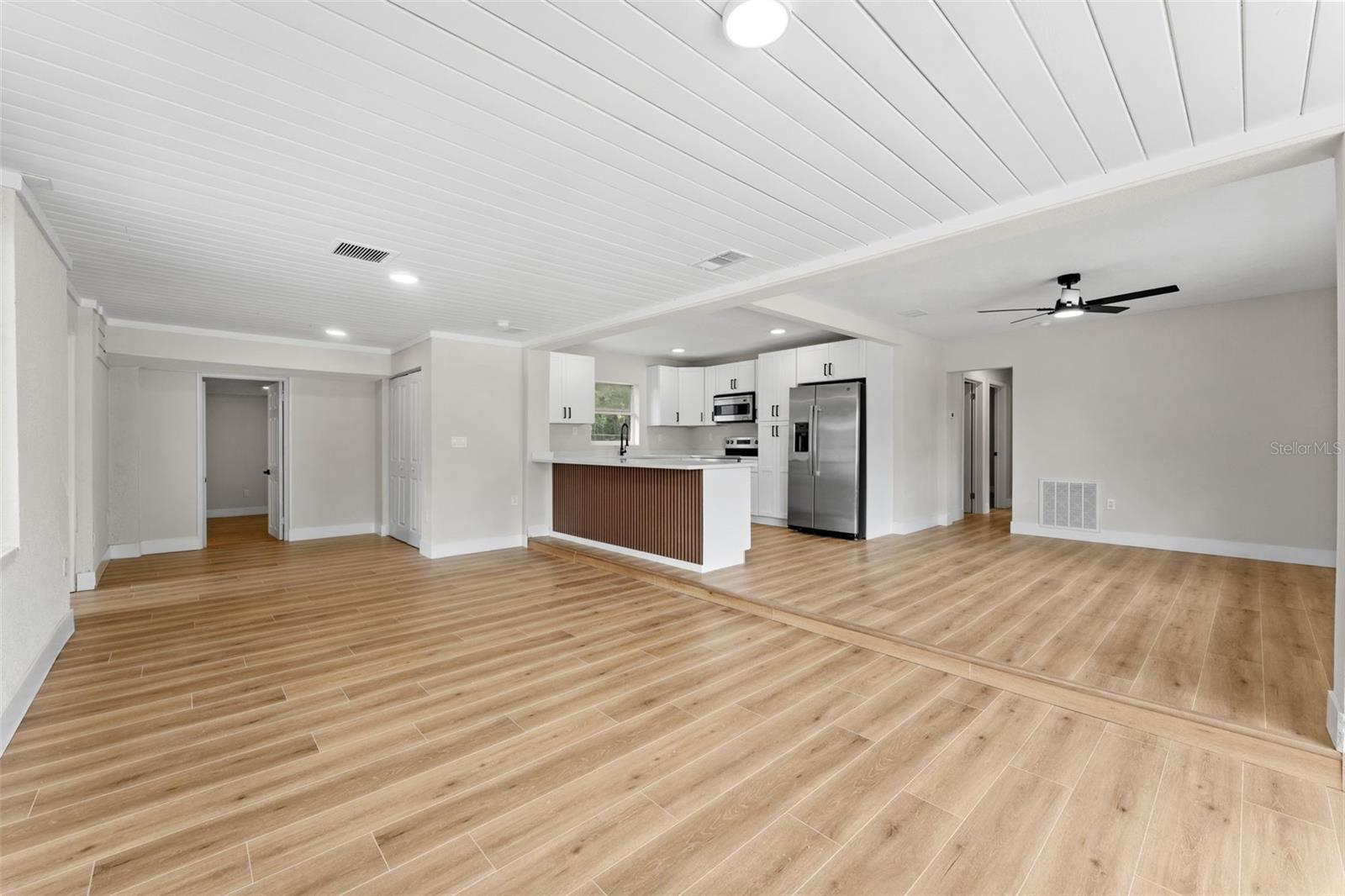 1218 Crescent St Property Photo 11