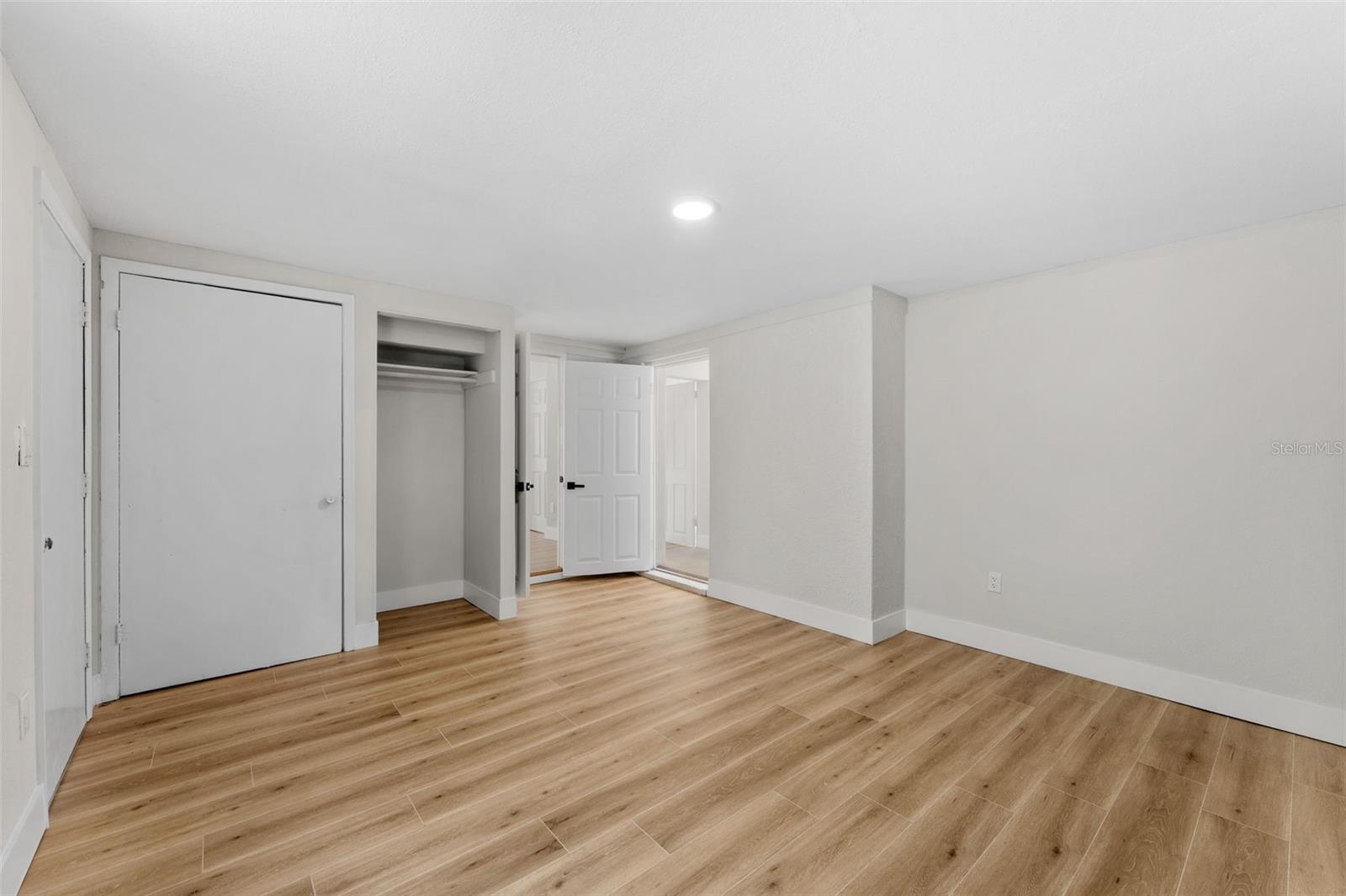 1218 Crescent St Property Photo 17