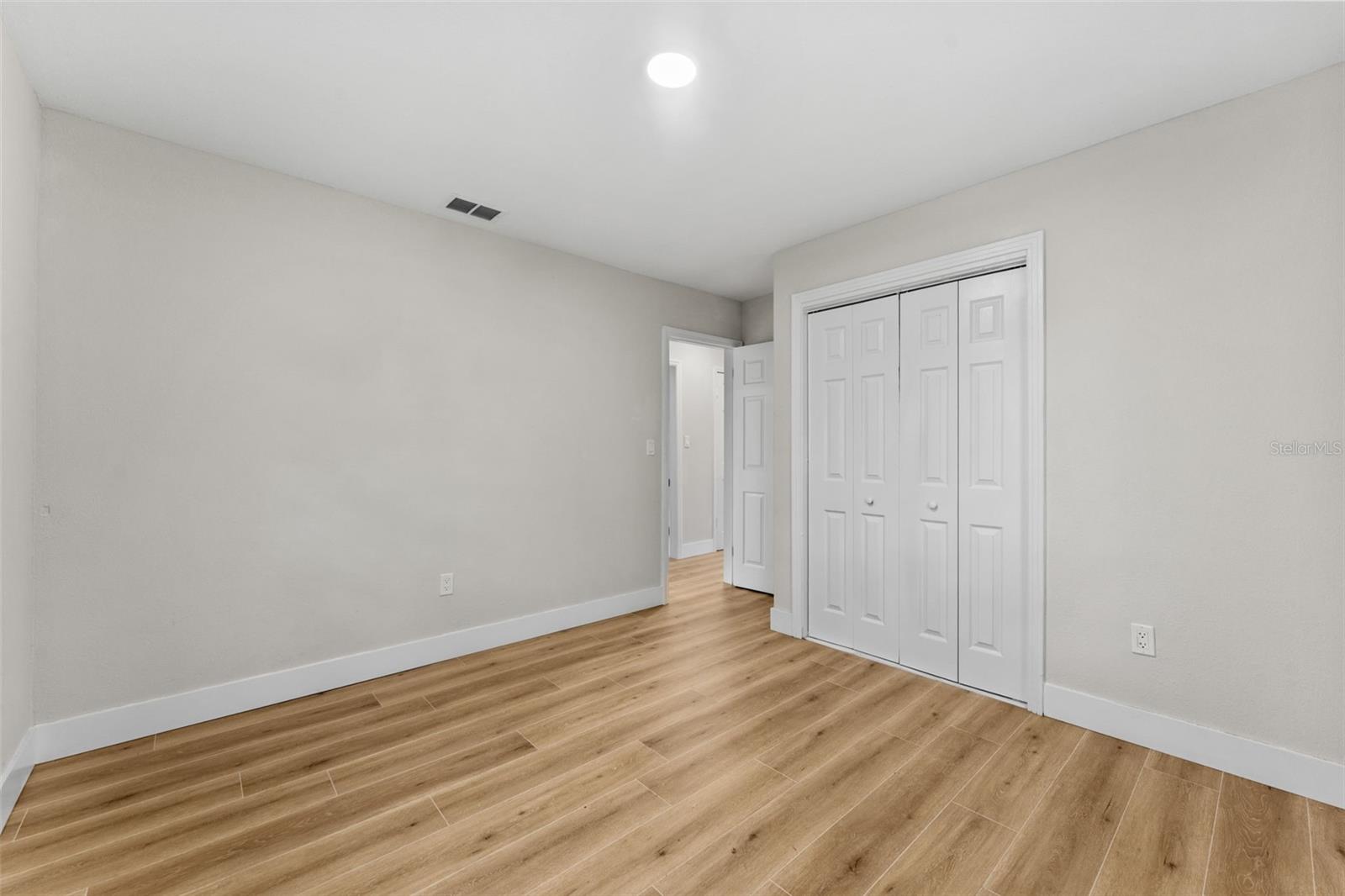 1218 Crescent St Property Photo 21