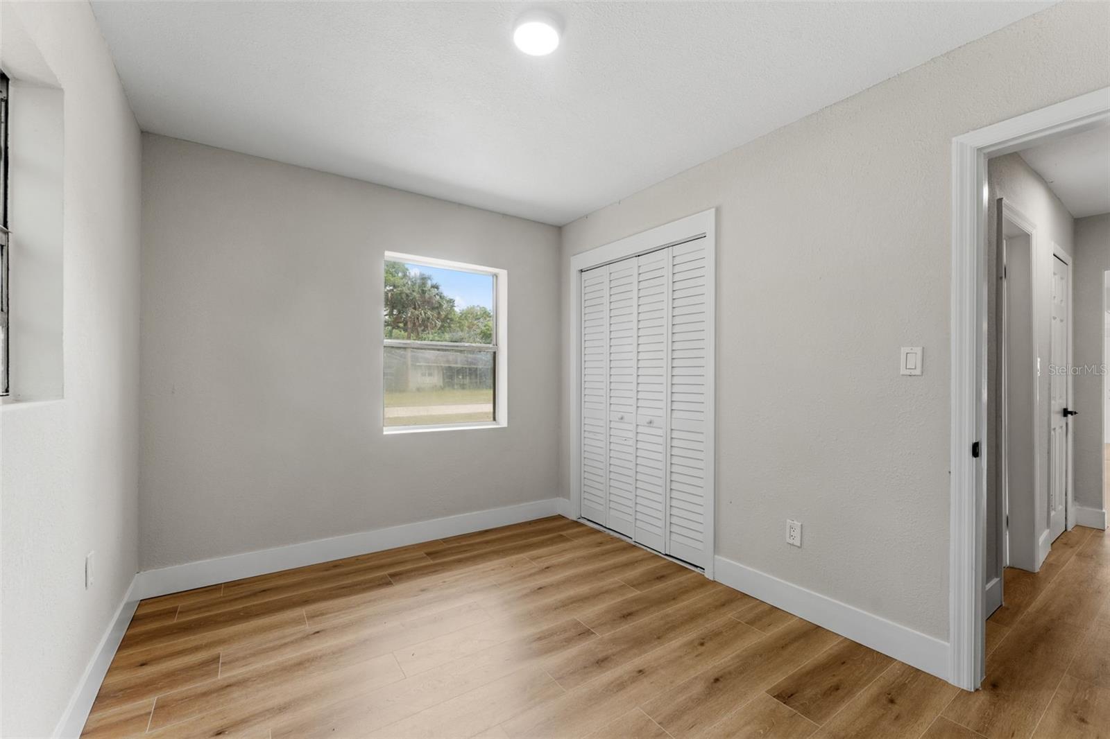 1218 Crescent St Property Photo 22