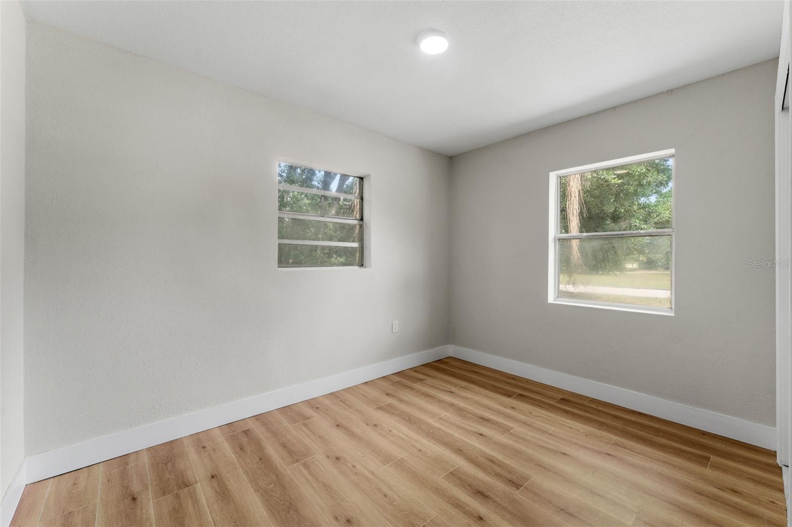 1218 Crescent St Property Photo 23