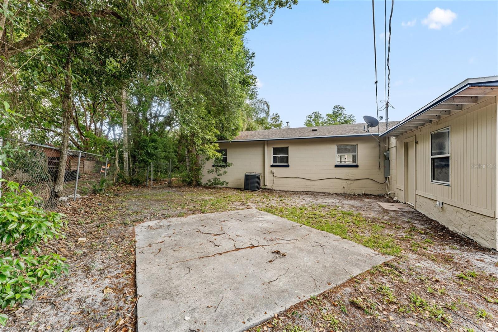1218 Crescent St Property Photo 27