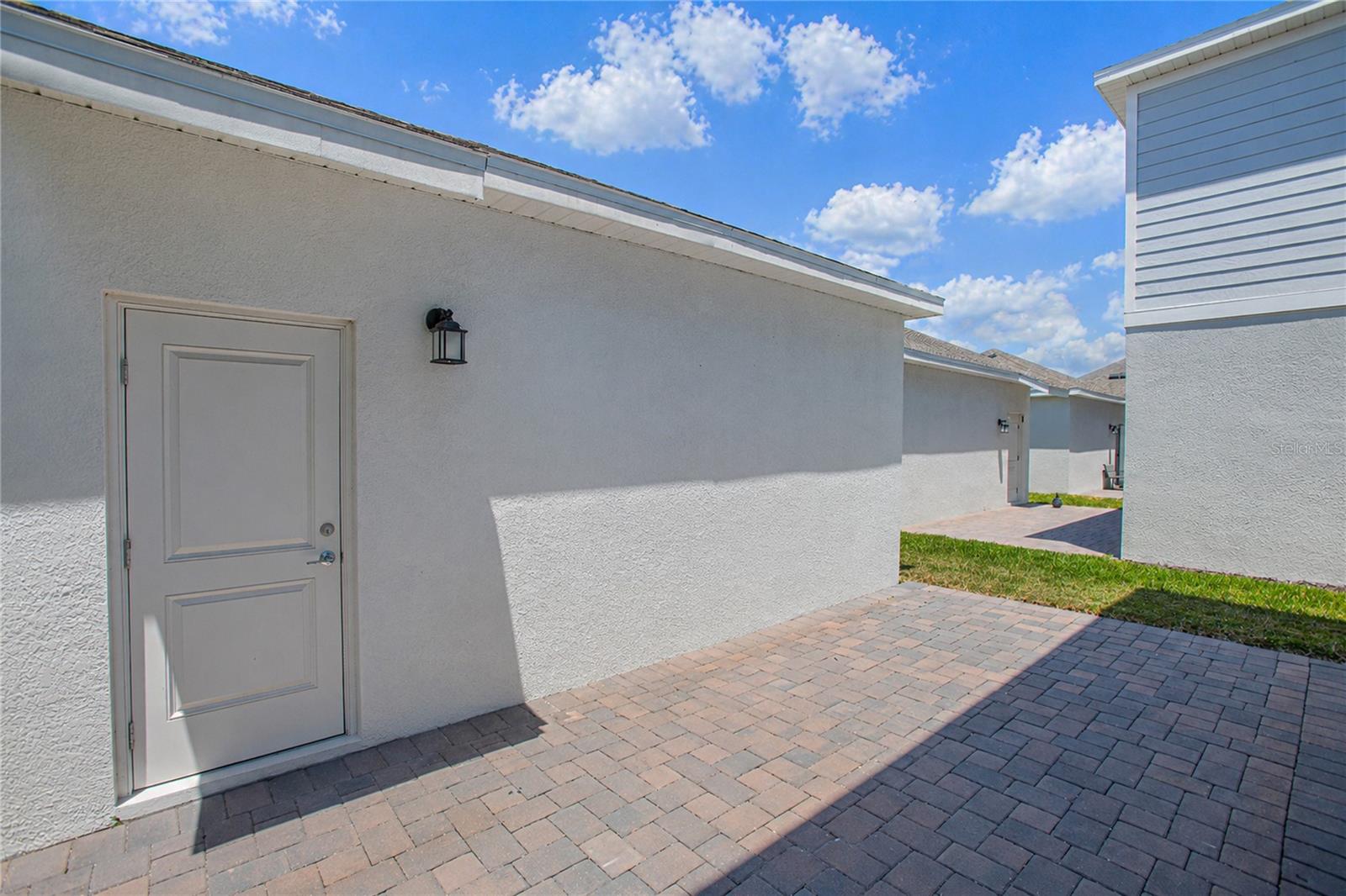 1844 Bright Sky Dr Property Photo 3