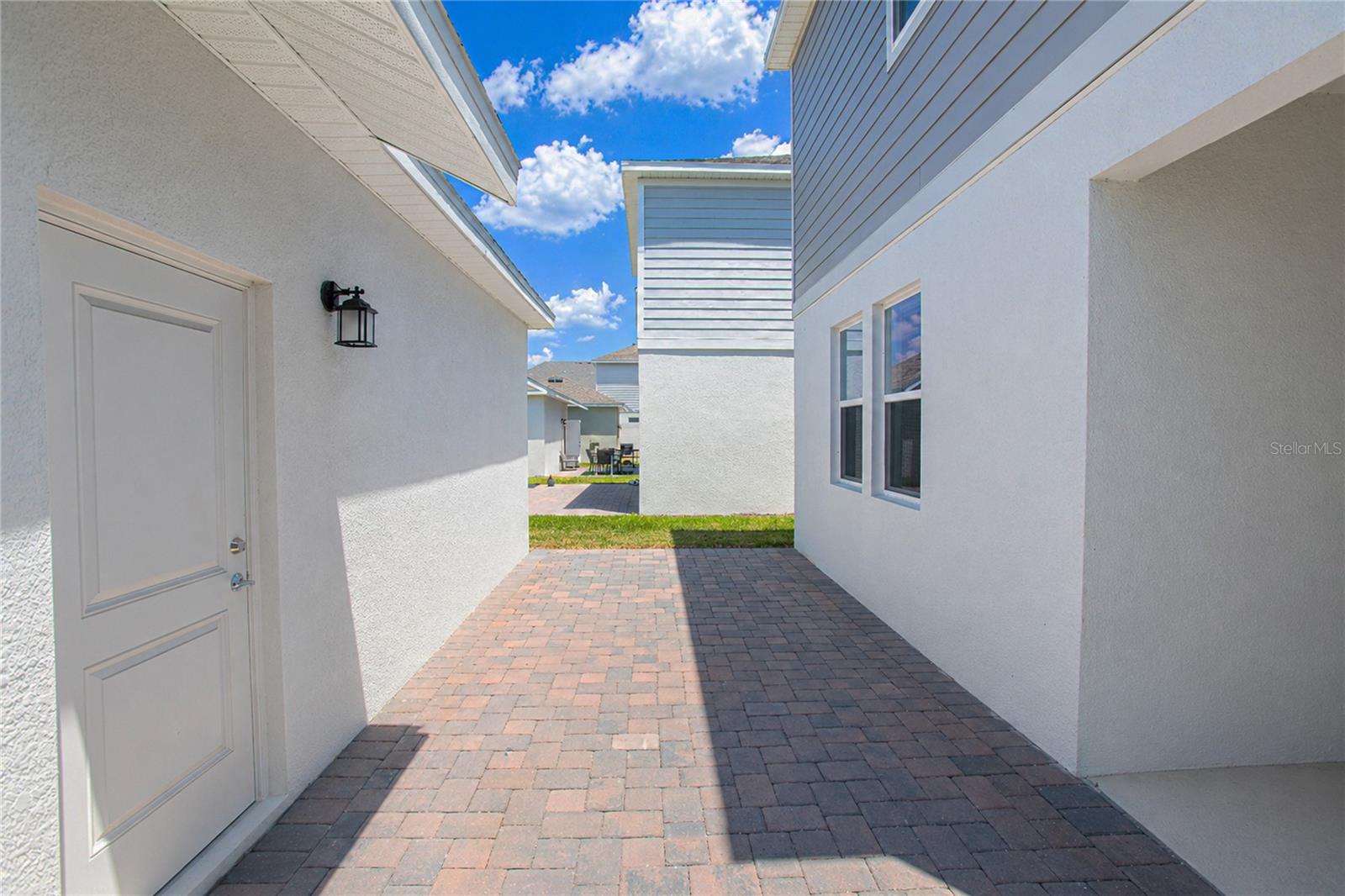 1844 Bright Sky Dr Property Photo 5