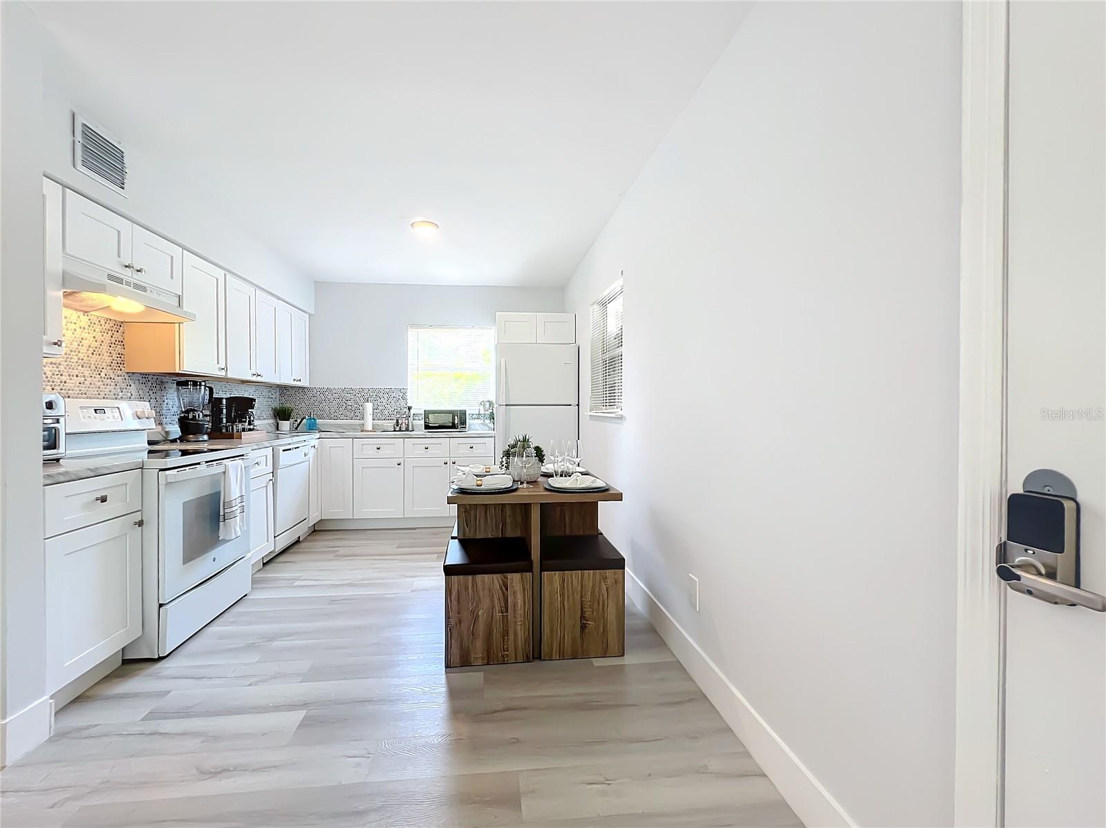 3025 Long St #a Property Photo 9