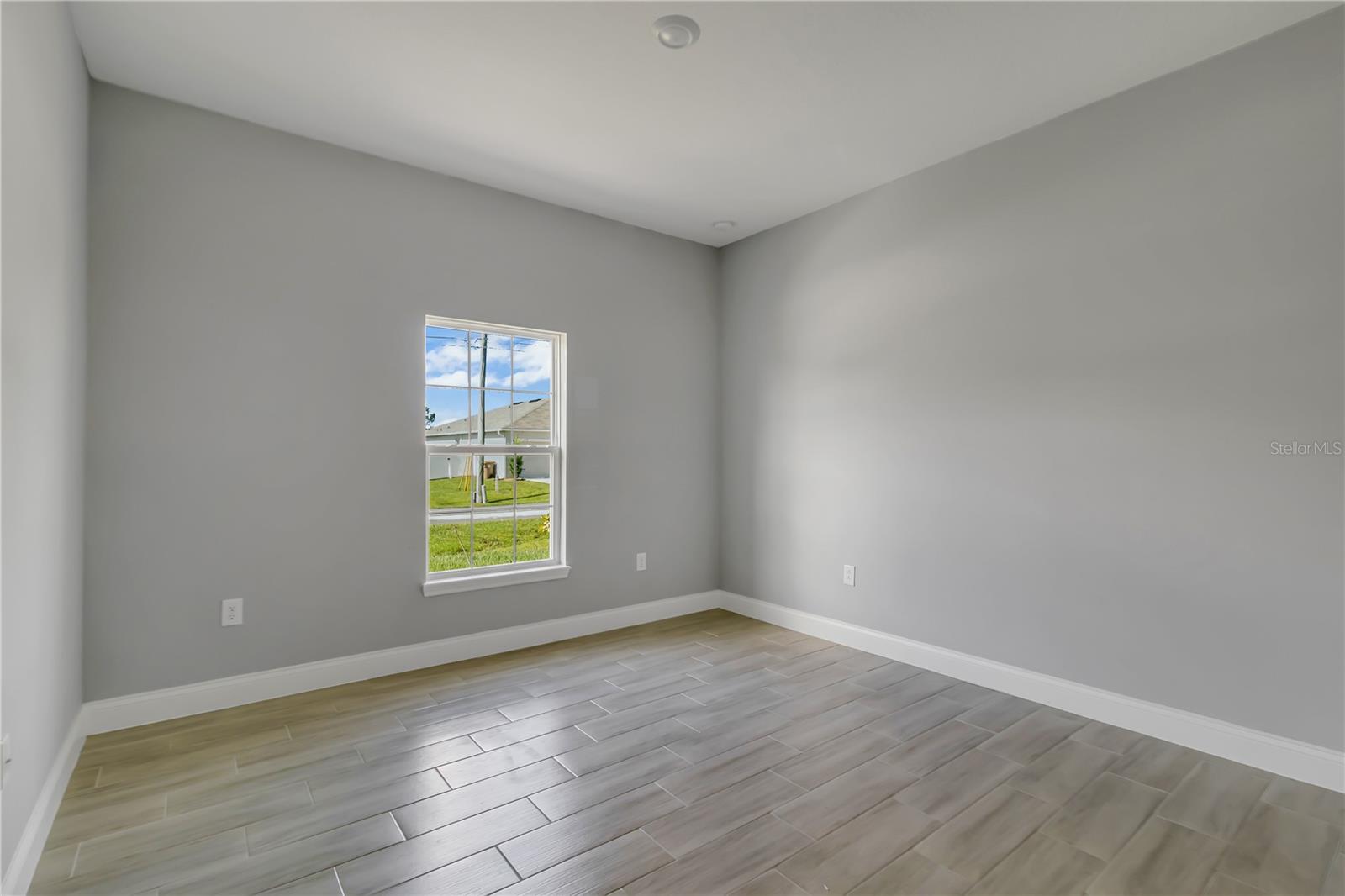 932 Albertville Ct Property Photo 17