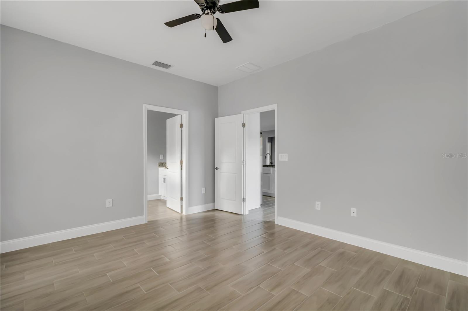 932 Albertville Ct Property Photo 23