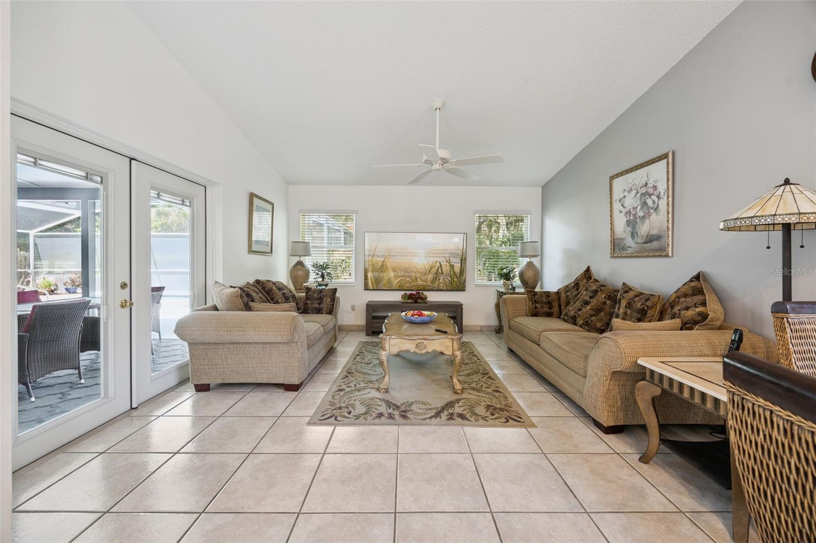 2948 Pembridge St Property Photo 3