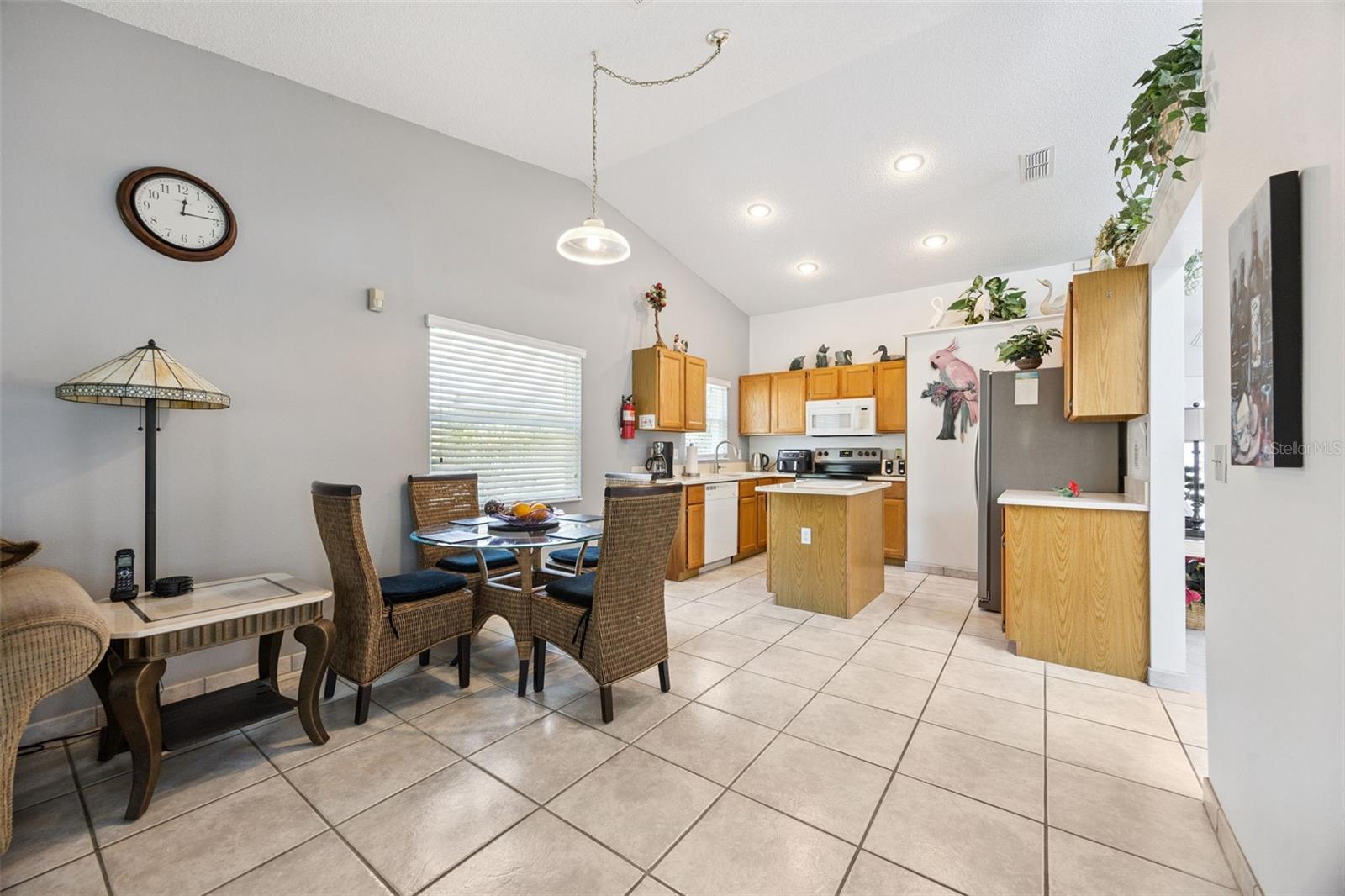 2948 Pembridge St Property Photo 6