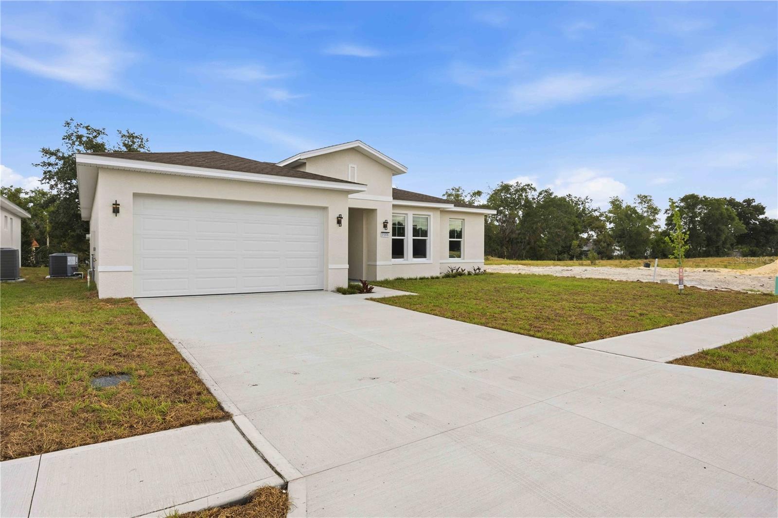 2108 River Hawk Loop Property Photo 1