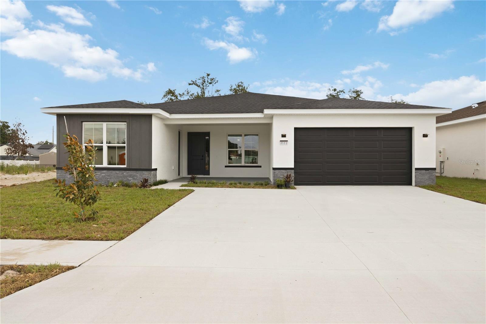2112 River Hawk Loop Property Photo 1