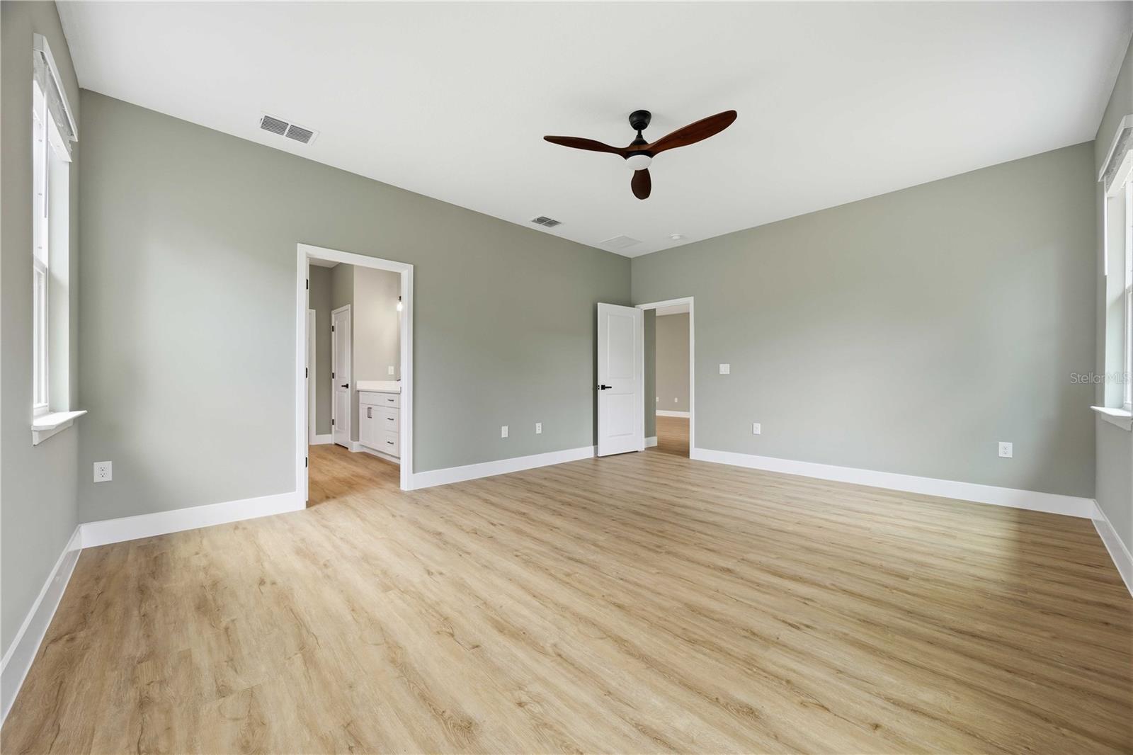 2112 River Hawk Loop Property Photo 17