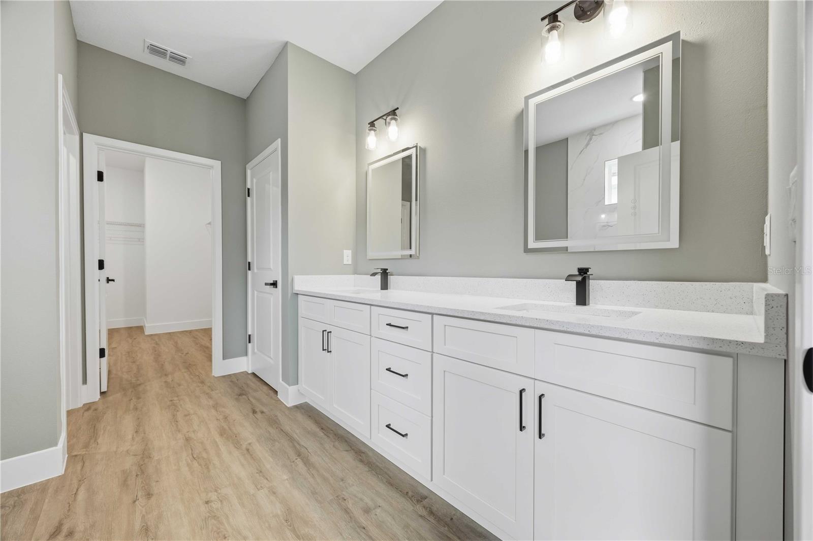 2112 River Hawk Loop Property Photo 18