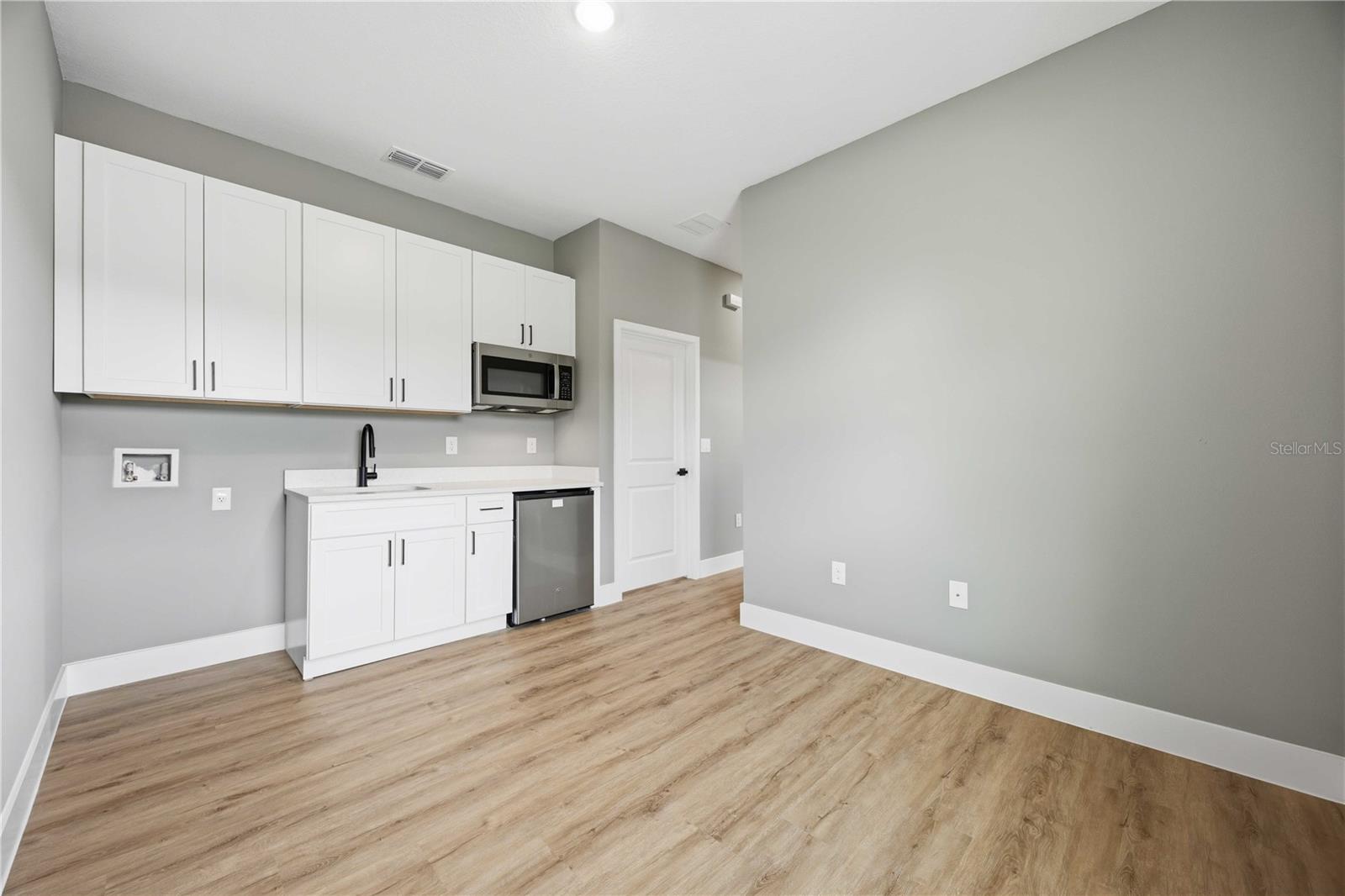 2112 River Hawk Loop Property Photo 28