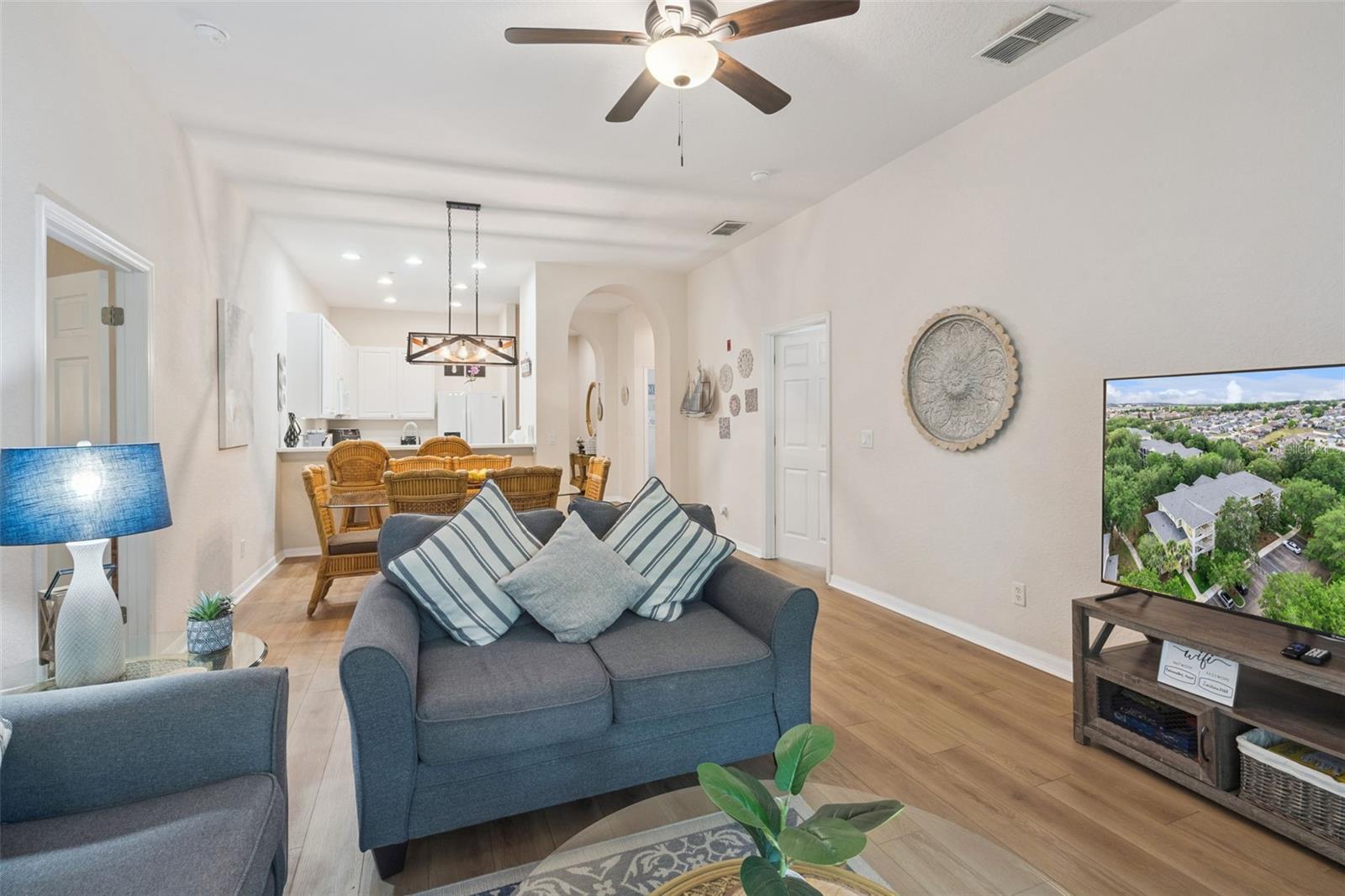 313 Lucaya Loop Property Photo 6