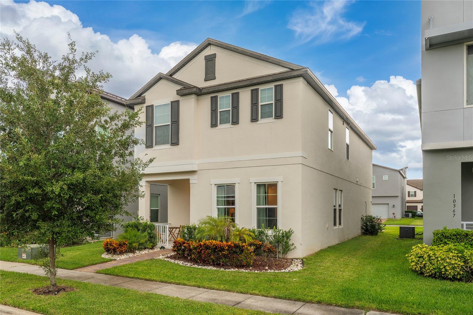 10361 Austrina Oak Loop Property Photo 1