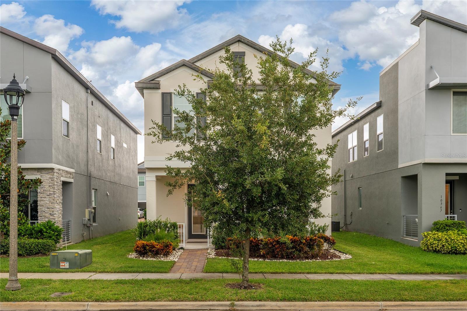 10361 Austrina Oak Loop Property Photo 4