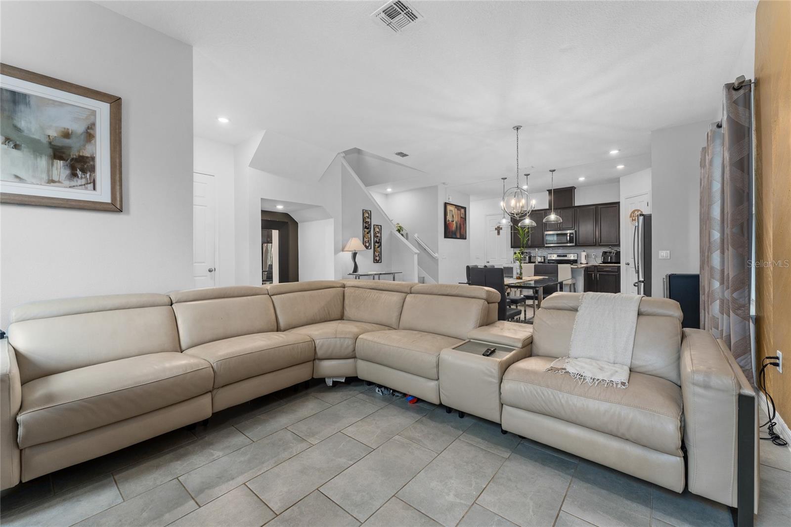 10361 Austrina Oak Loop Property Photo 5
