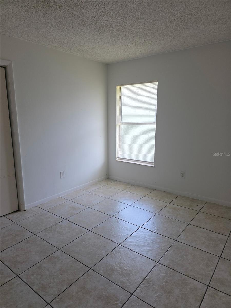 921 W Oak Ridge Rd #c Property Photo 3