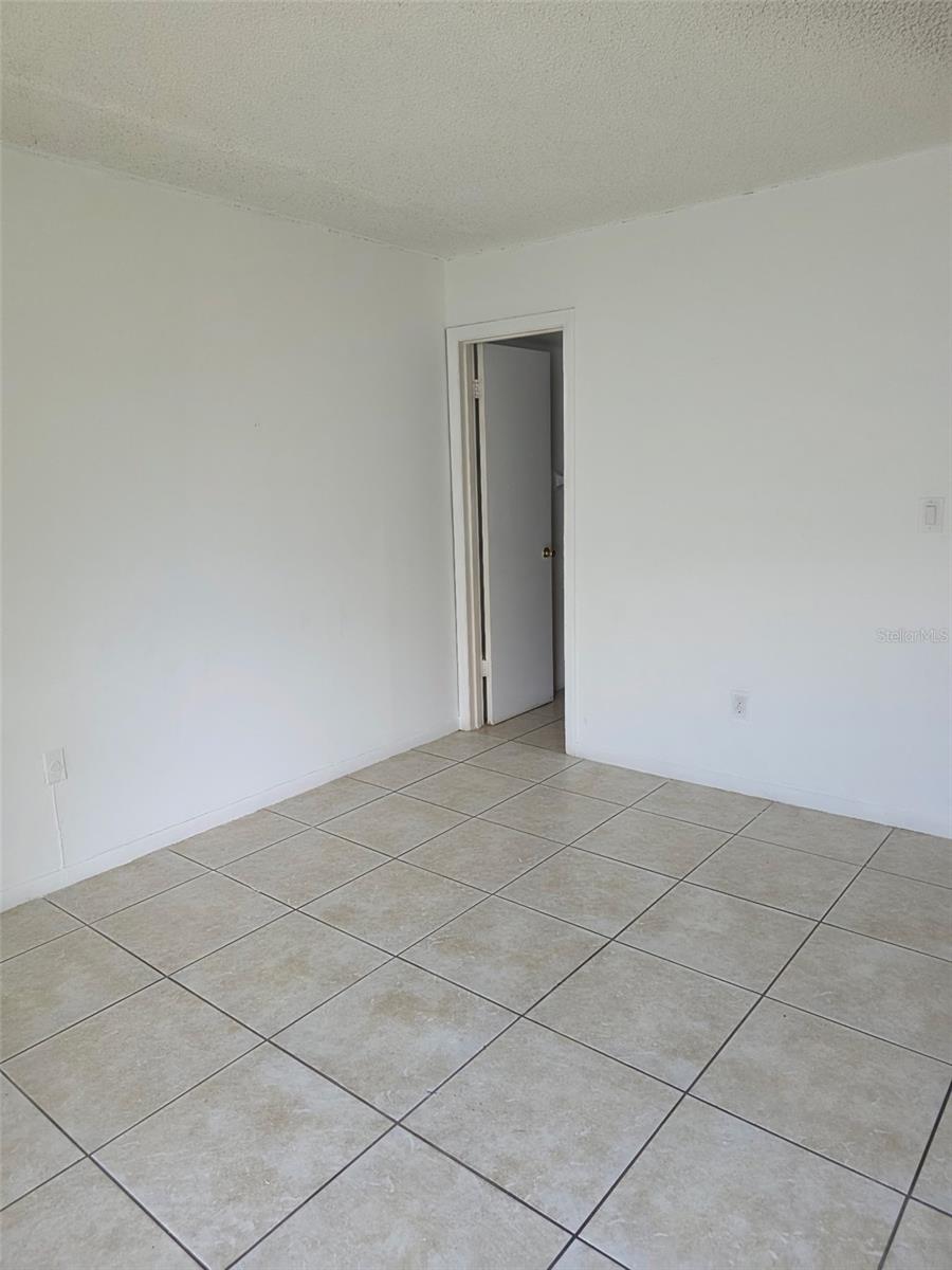 921 W Oak Ridge Rd #c Property Photo 6