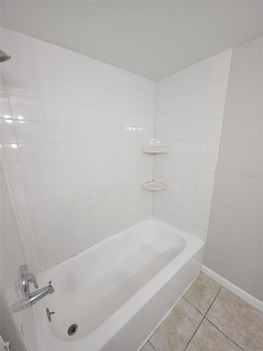 921 W Oak Ridge Rd #c Property Photo 10