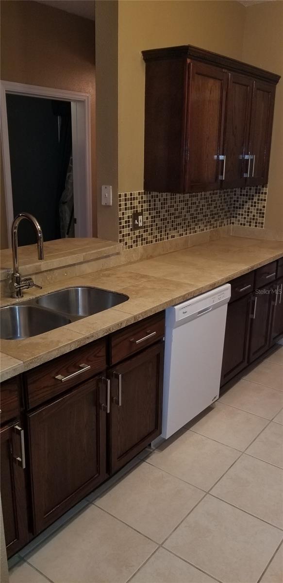 5542 Metrowest Blvd #106 Property Photo 14