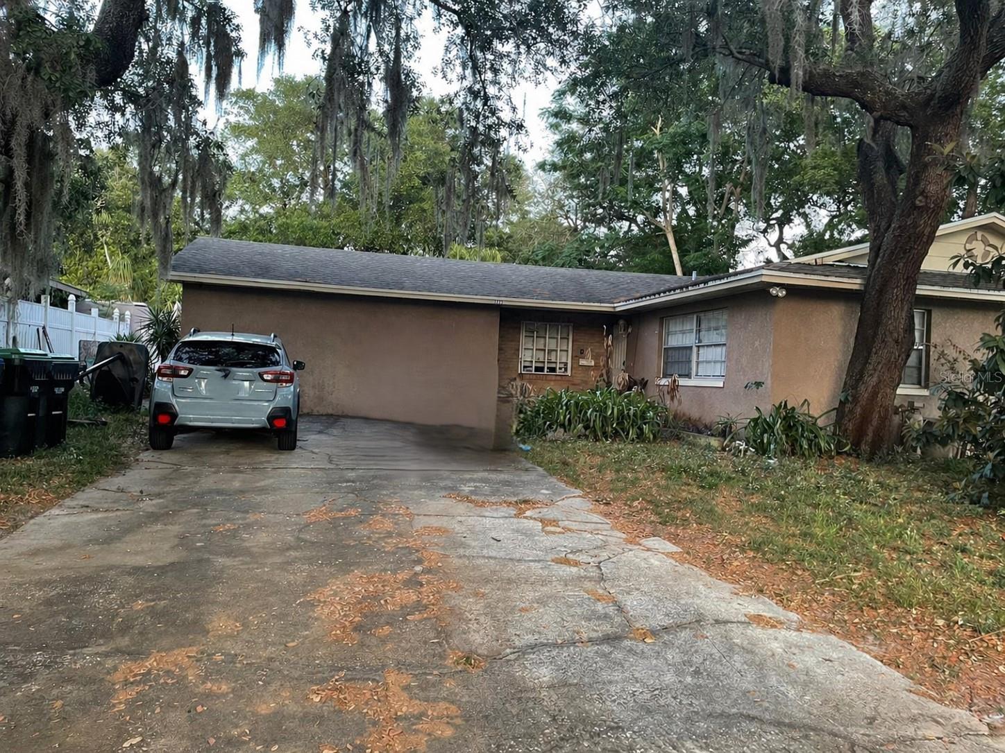 2423 LOCKE AVE