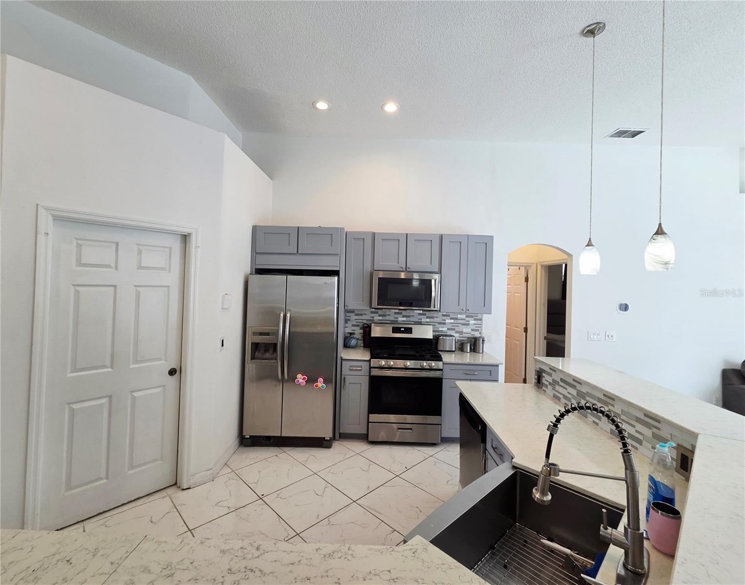 10 Nevada Loop Rd Property Photo 7